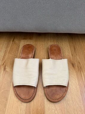 Frye leather sandals slides cream size 7.5